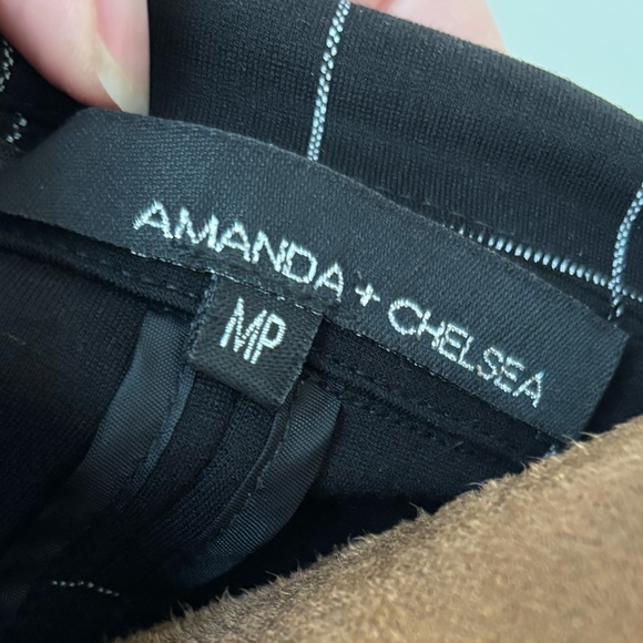 Amanda & Chelsea Black Windowpane Blazer, Size Medium - Picture 9 of 11